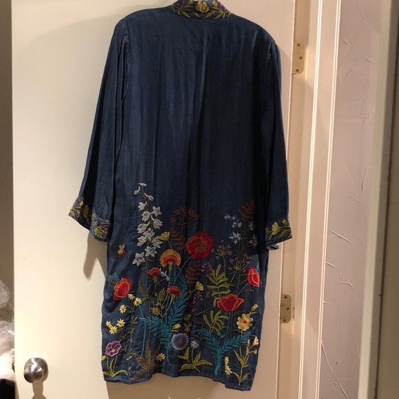 Johnny Was Workshop Embroidered Blue Floral Kimono type jacket size Medium - Picture 2 of 4